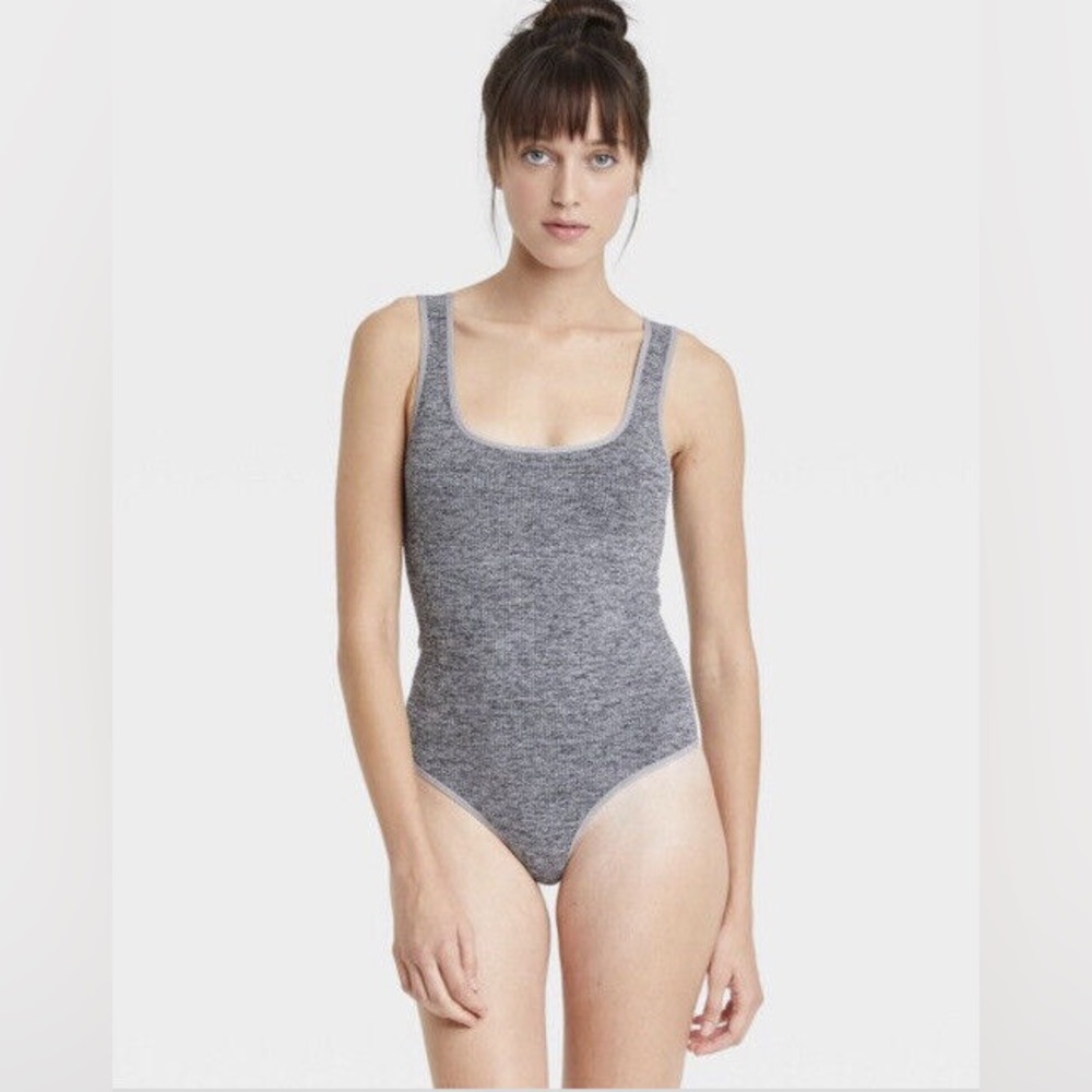 NWOT Colsie bodysuit